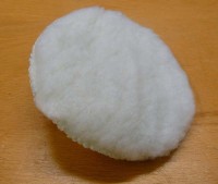 Polierende Scheibe BERÁNEK aus der synthetischen Wolle mit Klettverschluss 150 mm, kurzes